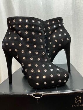 Scene Weaver Black Crystal-Studded High Heel Platform Ankle Boots 10 New in box.